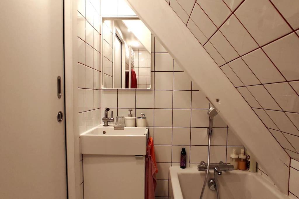 Le Duplex, Vue Et Port